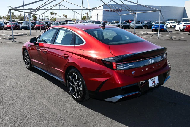 Used 2024 Red Hyundai SEL image 3