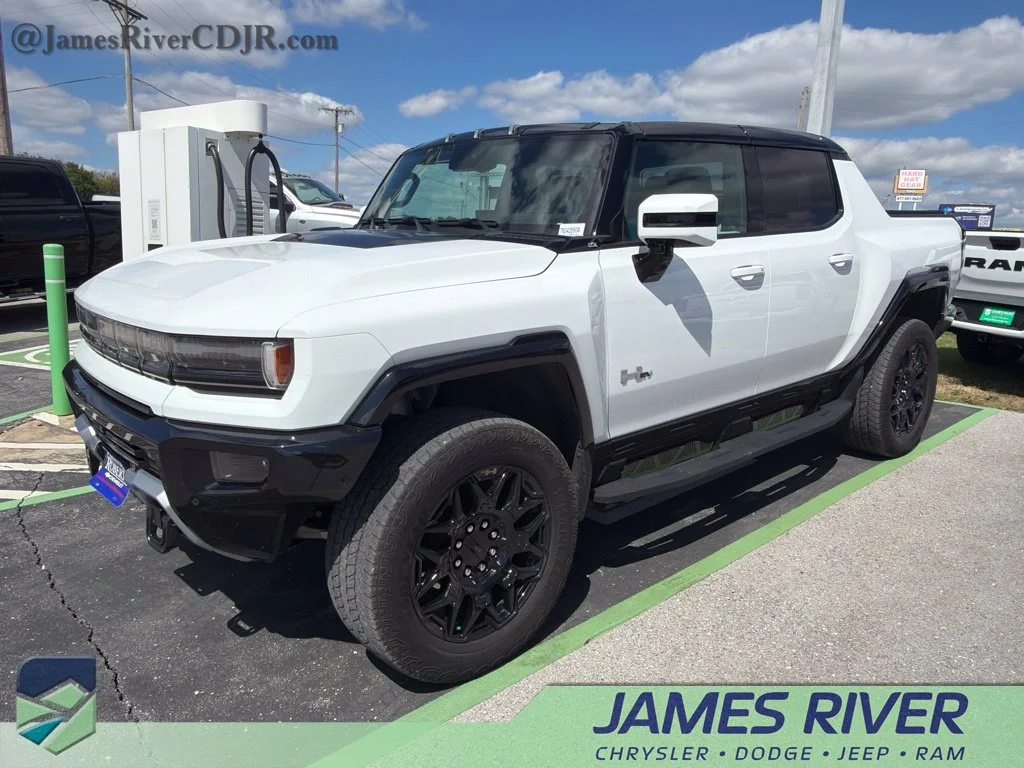 Used 2025 White GMC 2X image 1