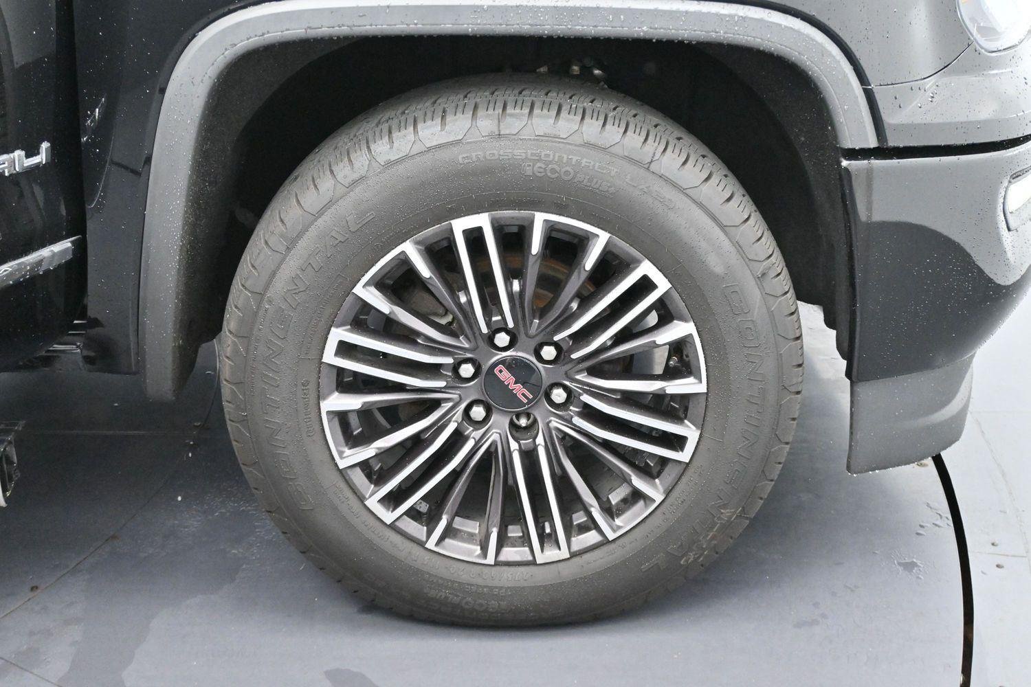 Used 2017 ONYX BLACK GMC Denali image 32