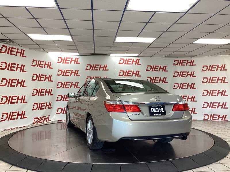 Used 2014  Honda EX image 5
