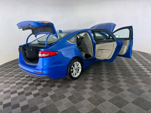 Used 2019 Blue Ford SE image 13