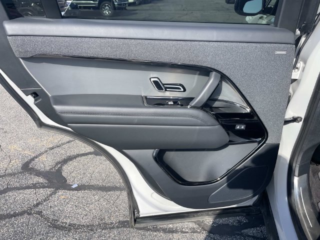 Used 2025 Silver Land Rover SE image 20