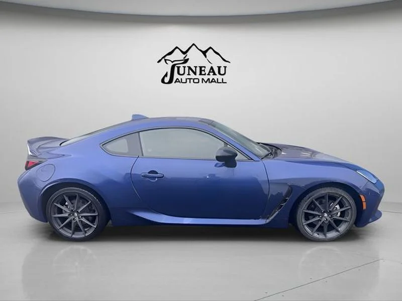 Used 2023 Trueno Blue Toyota Premium image 3