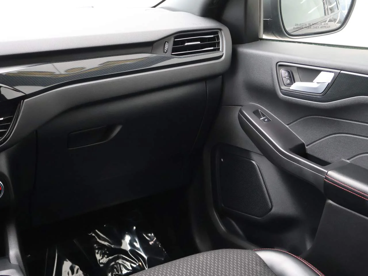 2024 Ford Escape ST-Line - Photo 18