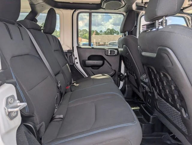 Used 2023 White Jeep Rubicon 4xe image 24