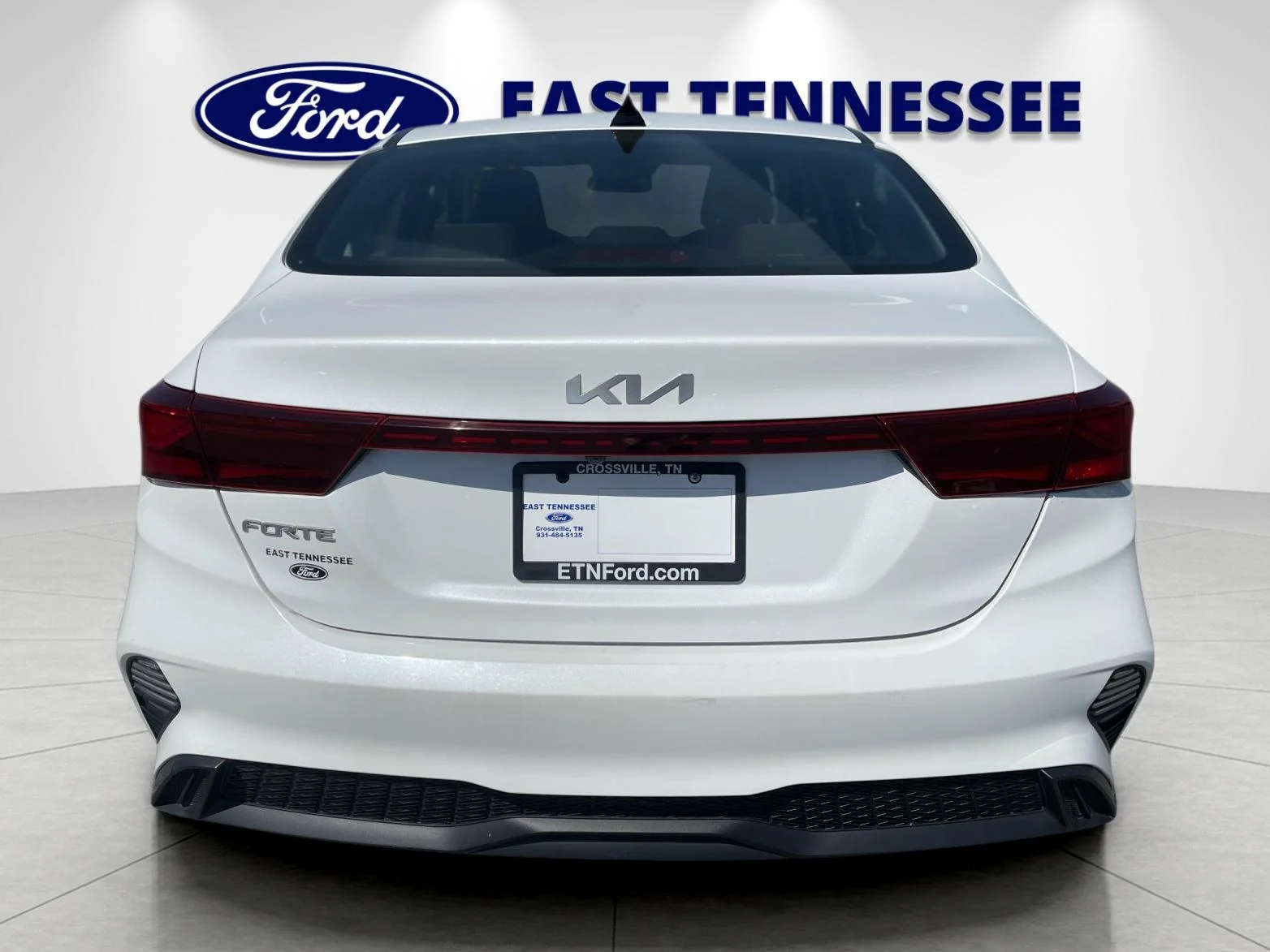 Used 2023 White Kia LXS image 4