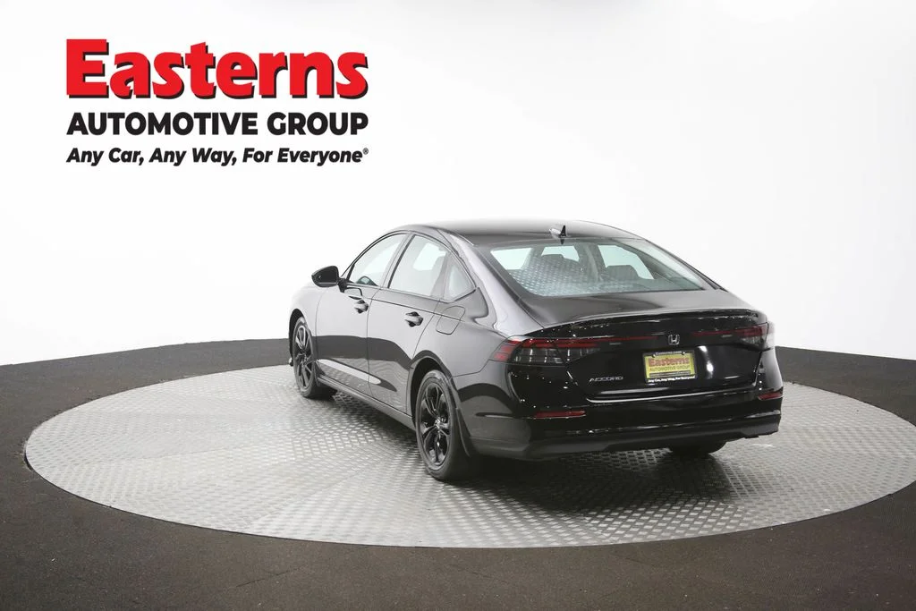 Used 2025 Black Honda SE image 65
