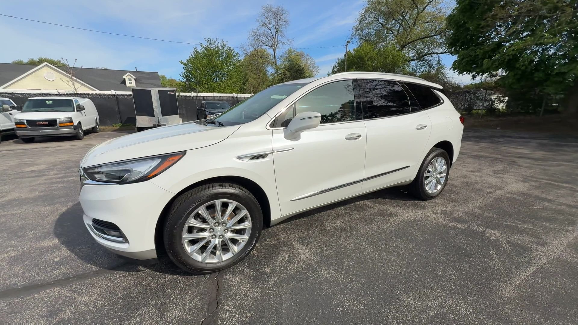 Used 2018 White Frost Tricoat Buick Essence image 4