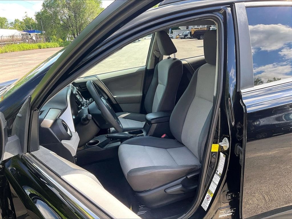 Used 2013 Black Toyota LE image 10
