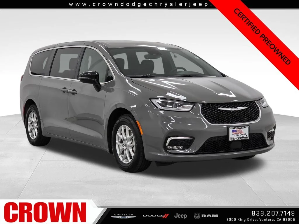 2025 Chrysler Pacifica Select's photo
