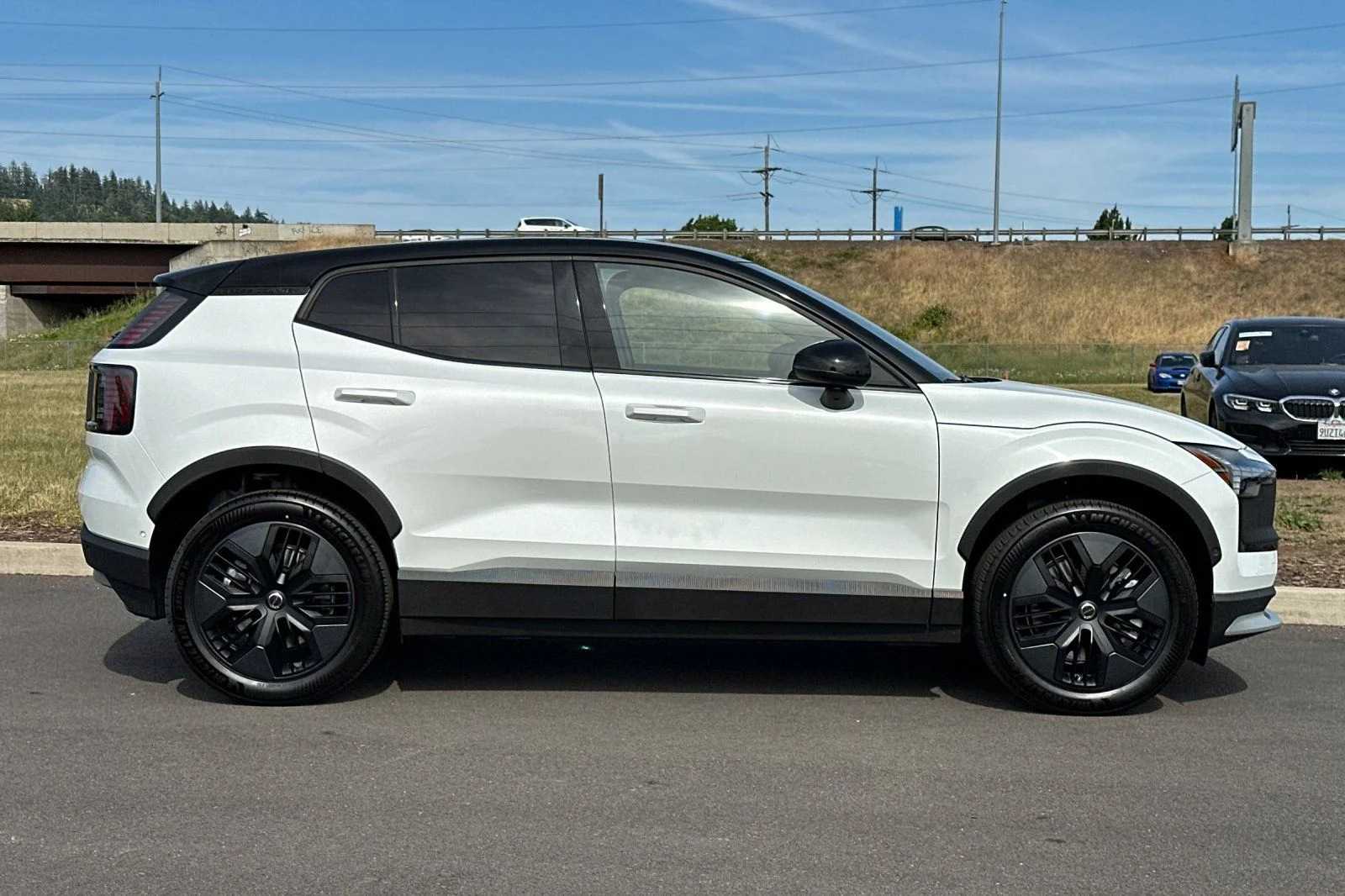 New 2026 Crystal White Volvo Ultra image 2