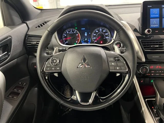 Used 2024 Red Mitsubishi SEL image 12