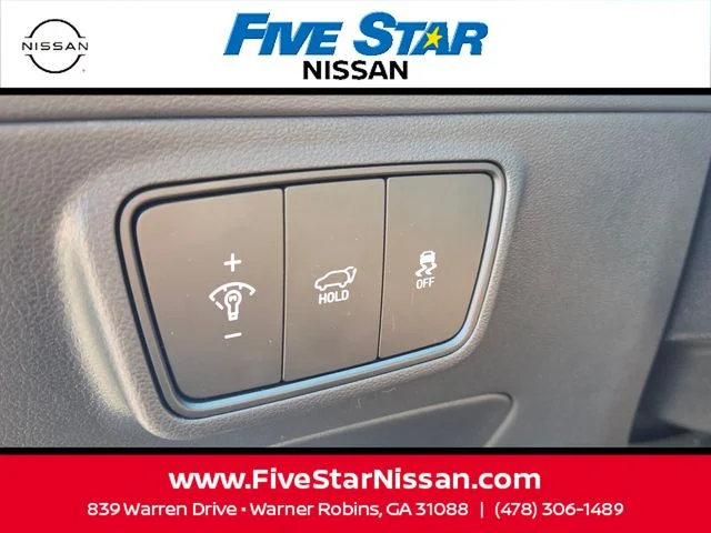 Used 2023 Black Hyundai SE image 31