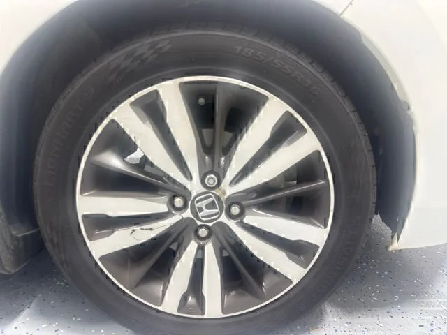 Used 2016 White Honda EX image 4