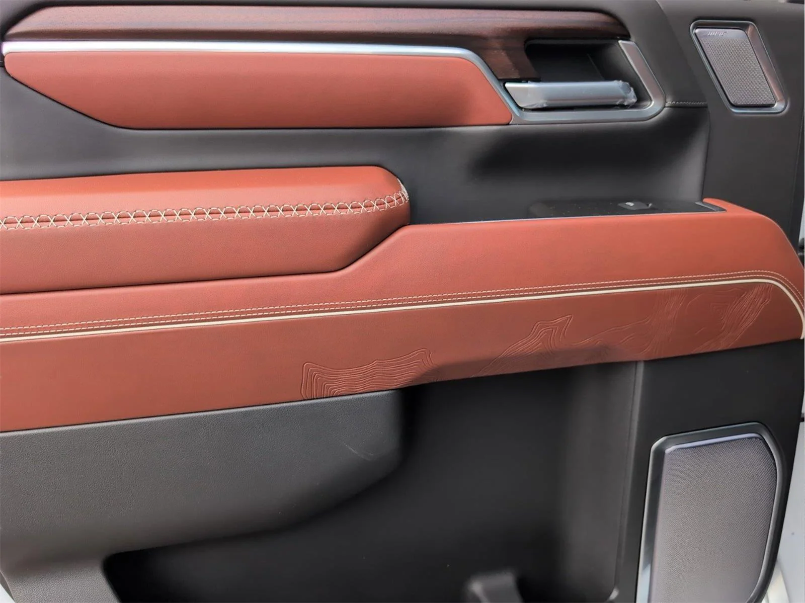 New 2026 Glacier White Tricoat GMC Denali Ultimate image 13