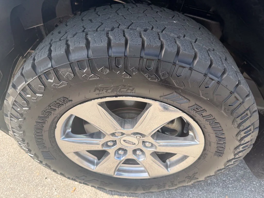 Used 2018 Blue Ford XL image 23