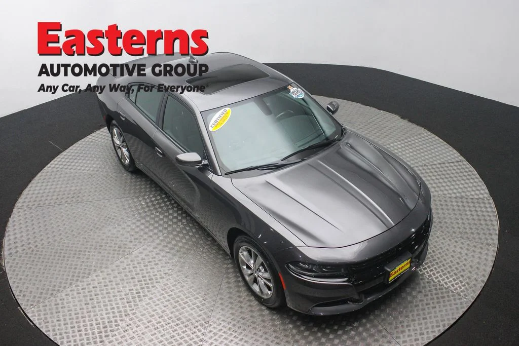 Used 2022 Gray Dodge SXT image 3