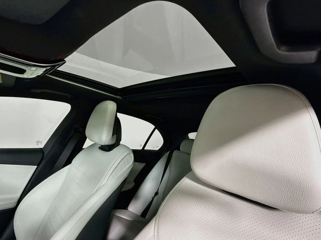 Used 2022 Silver Mercedes-Benz C 300 image 21