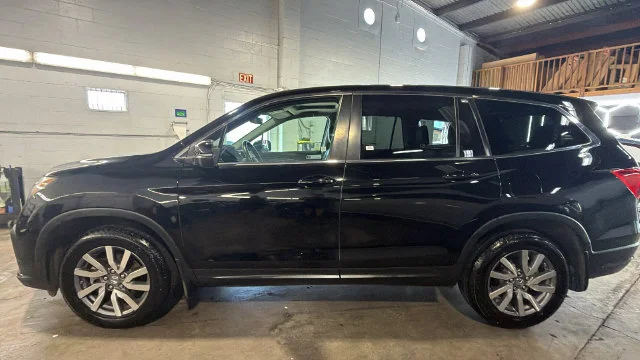 Used 2020 Black Honda EX-L image 2