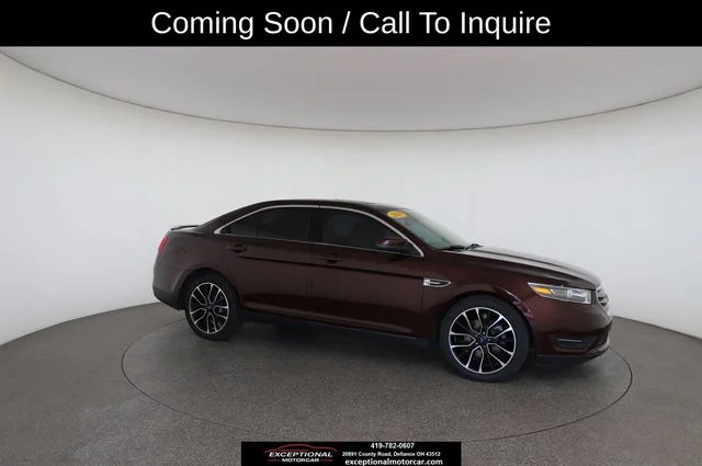 Used 2018 Red Ford SEL image 4