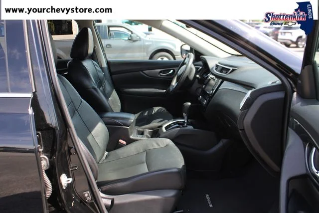 Used 2015 Black Nissan SL image 12