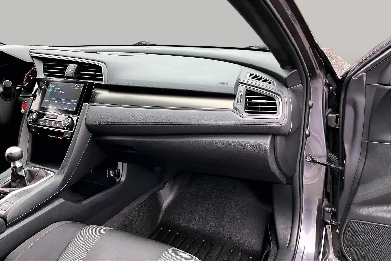 Certified Used 2018 Modern Steel Metallic Honda  image 19