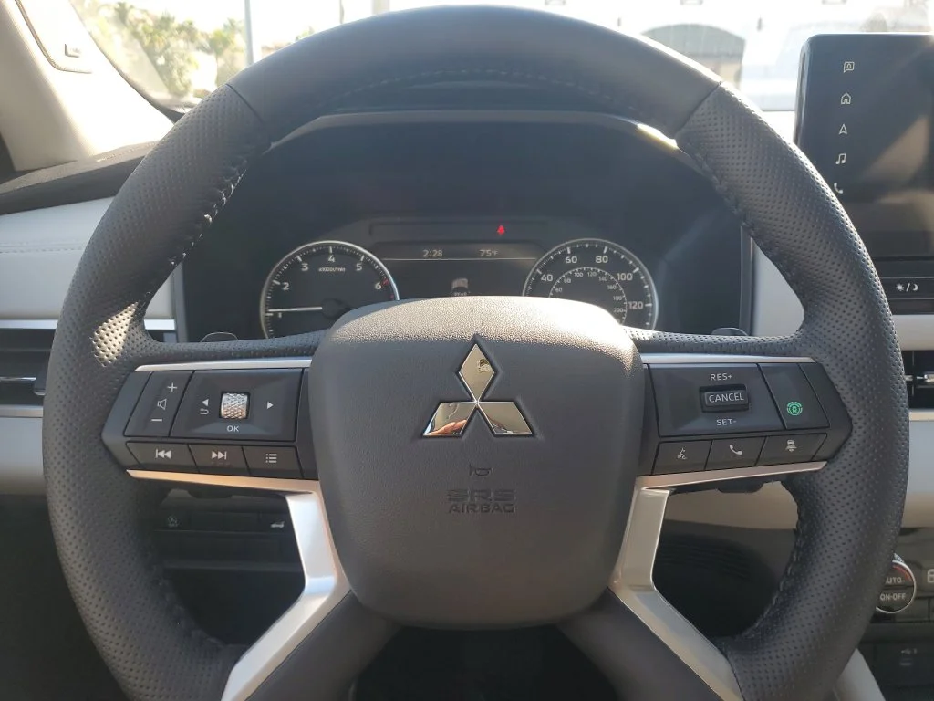 2026 Mitsubishi Outlander SE - Photo 23