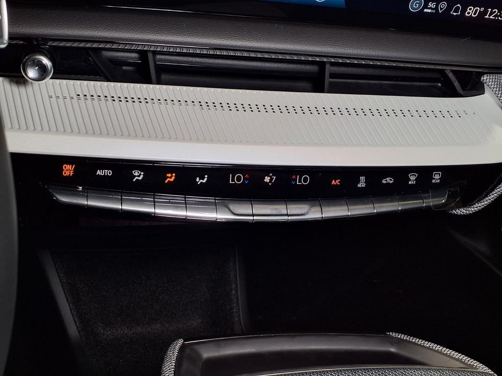 2027 Cadillac OPTIQ Sport - Photo 17
