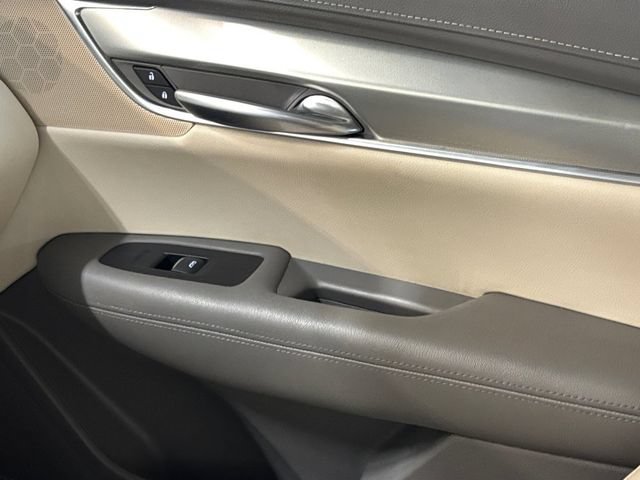 Used 2018 HARBOR BLUE METALLIC Cadillac Luxury FWD image 26