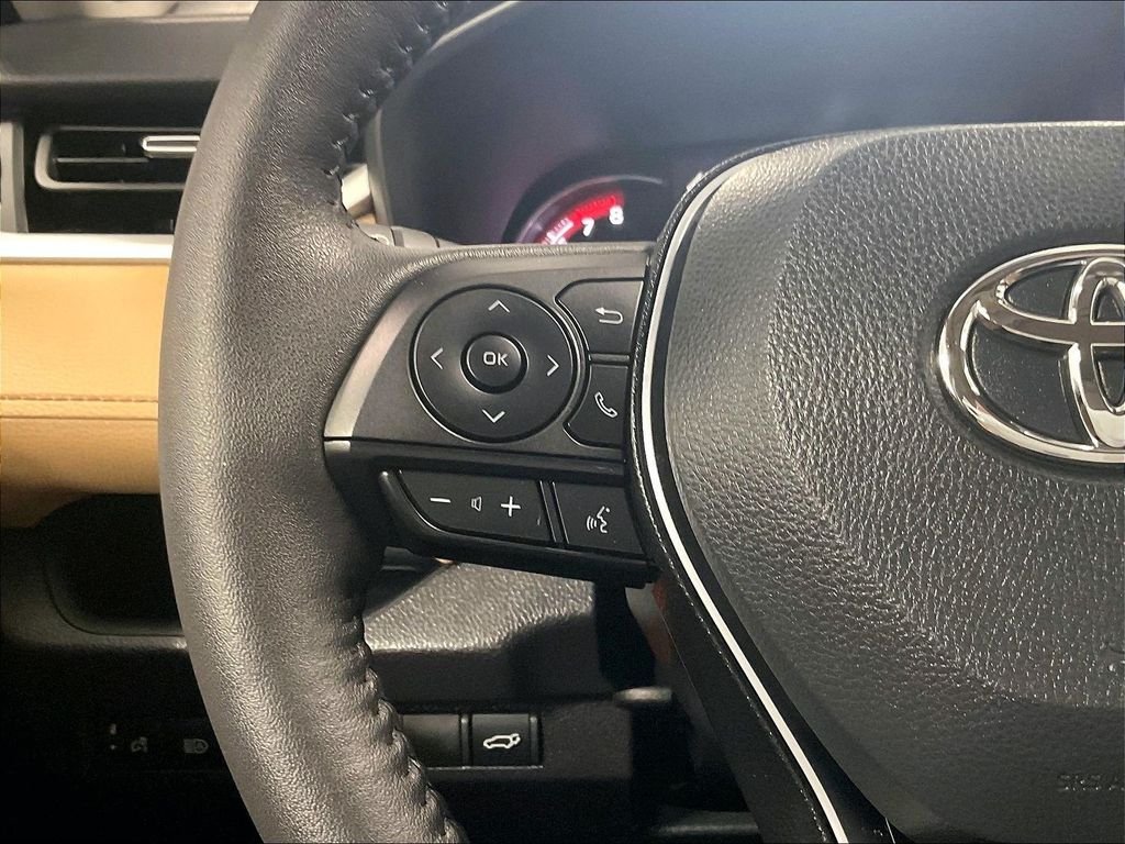 Used 2025 Black Toyota XLE Premium image 23