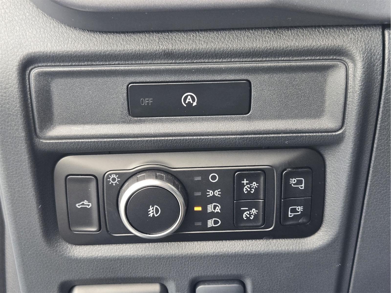 Used 2025 Oxford White Ford XLT image 21