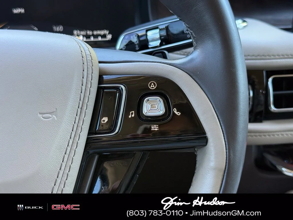 Used 2020 White Lincoln Reserve image 33