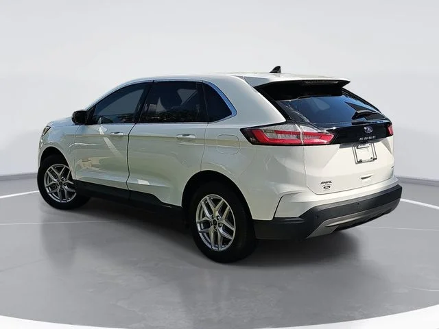 Used 2024 White Ford SEL image 5