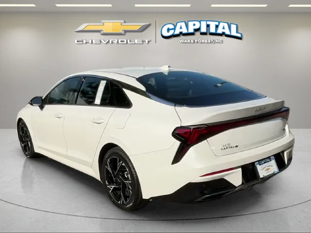 Used 2025 White Kia GT-Line image 3