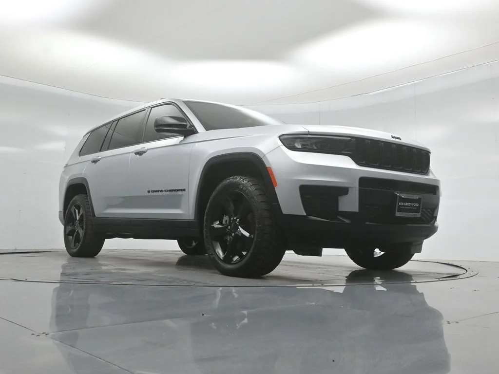 Certified Used 2021 Silver Jeep Altitude image 44