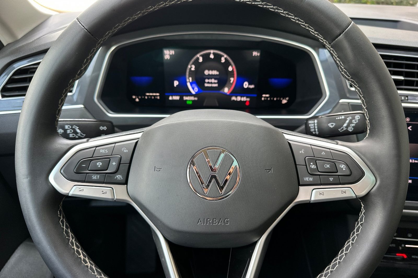 Certified Used 2023 Platinum Gray Metallic Volkswagen 2.0T SE image 24