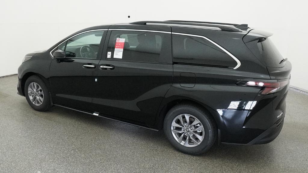 New 2026 Midnight Black Metallic Toyota XLE image 9