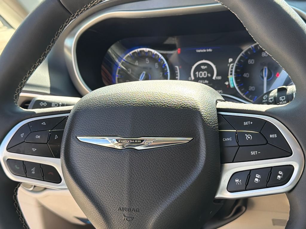 Used 2024 Silver Chrysler Touring L image 34