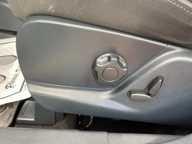 Used 2019 Red Ford SE image 21