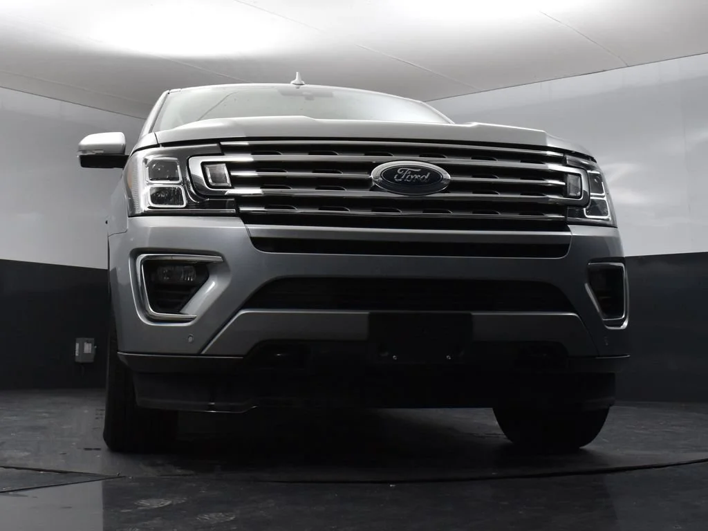 Used 2021 Silver Metallic Ford Limited image 8