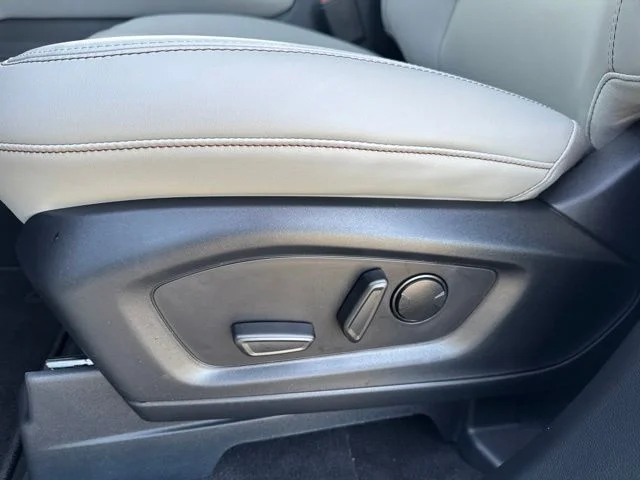New 2026 Star White Metallic Tri-Coat Ford Active image 48