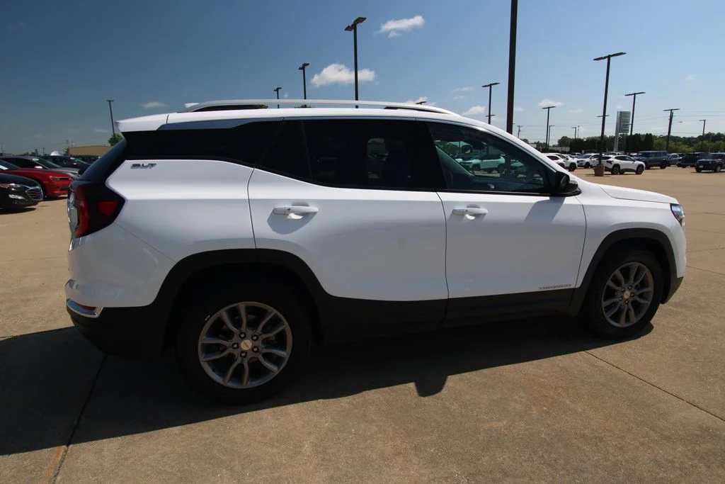 Used 2024 White GMC SLT image 5