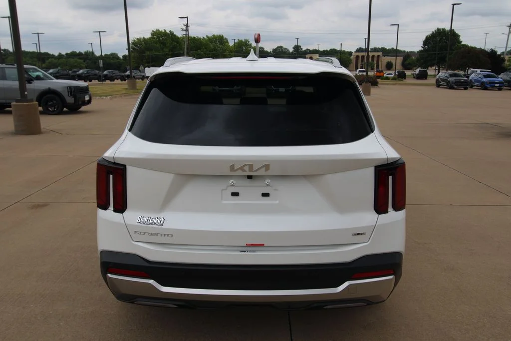 New 2026 Snow White Pearl Kia EX image 17