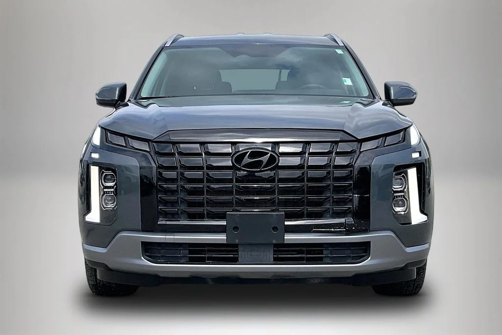 Used 2025 Gray Hyundai SEL image 3
