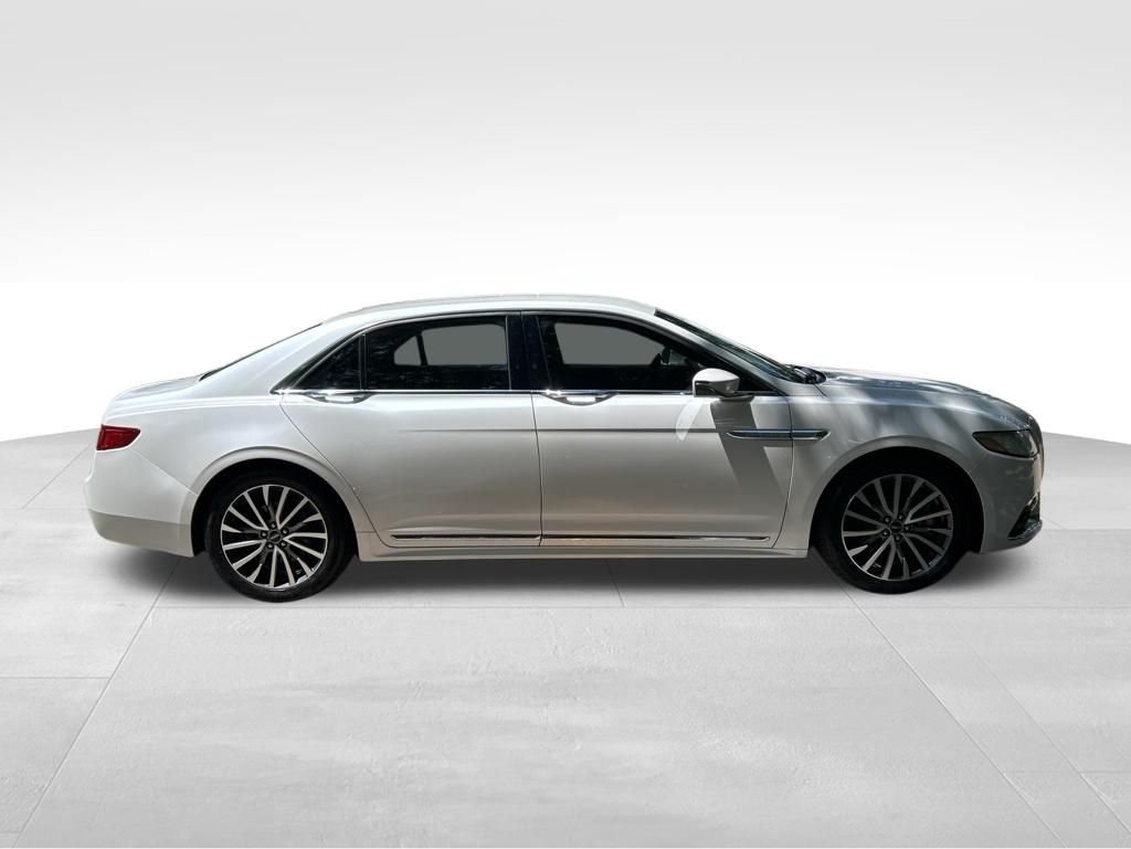 Used 2017 White Lincoln Select image 7