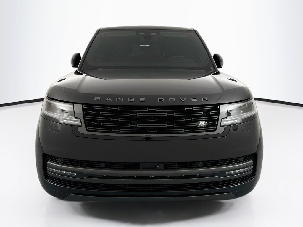 Certified Used 2025 Black Land Rover SE image 2