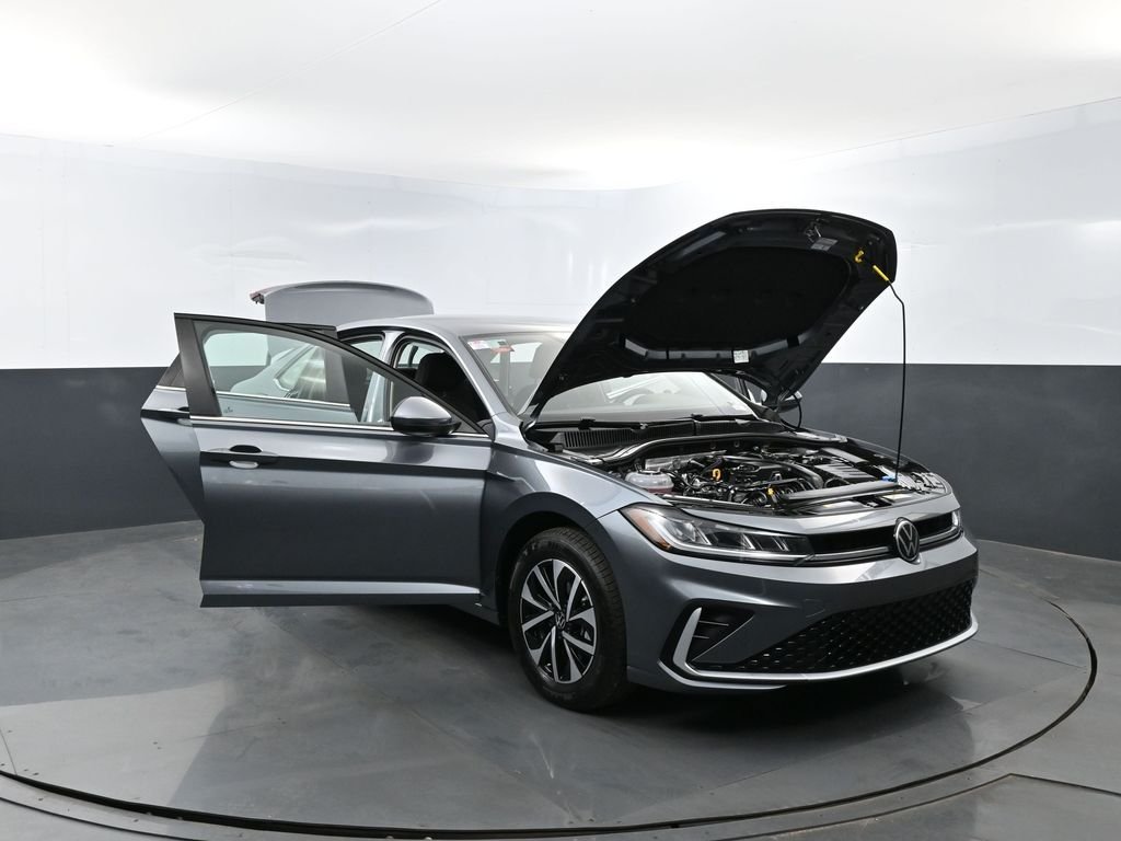 Used 2025 Platinum Gray Metallic Volkswagen 1.5T S image 27