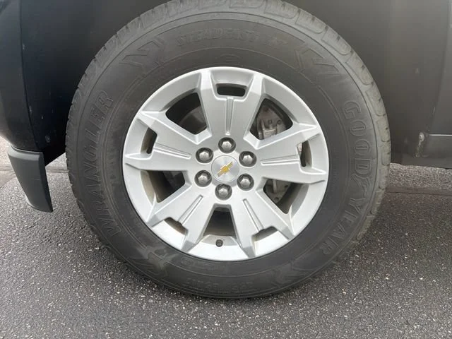 Used 2018 BLACK Chevrolet 4WD LT image 32