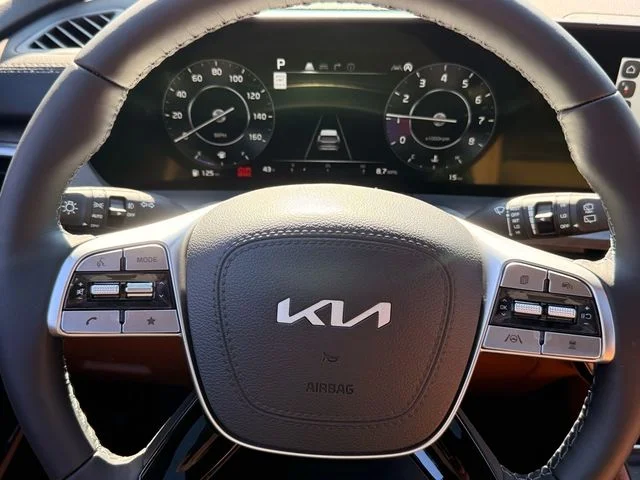 Used 2025 Gray Kia SX X-Line image 10