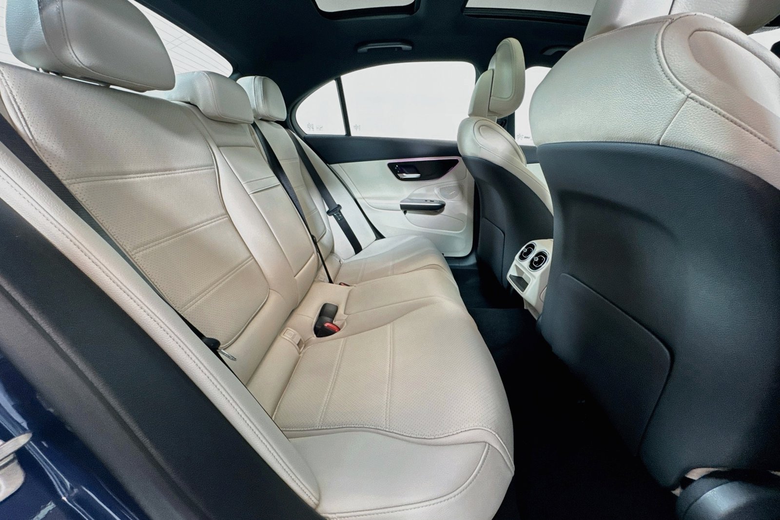 New 2026 Twilight Blue Metallic Mercedes-Benz C 300 image 25